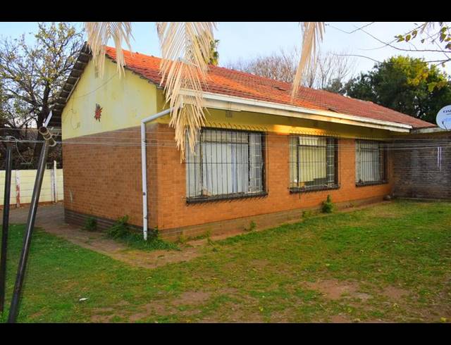 6 BEDROOM HOUSE FOR SALE IN PRIMROSE